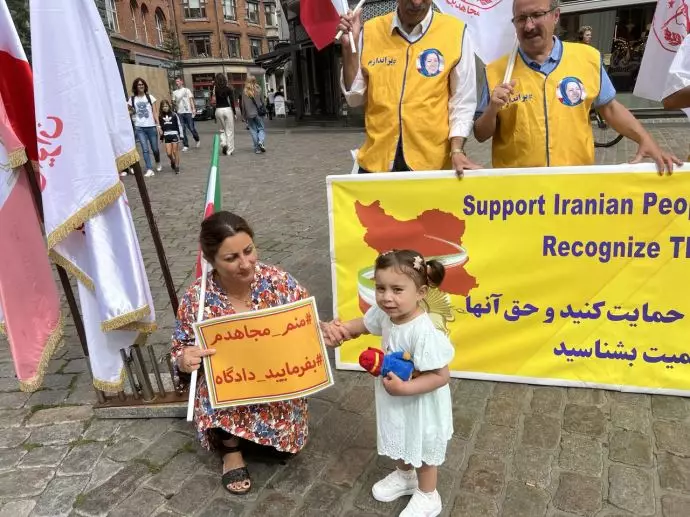 آرهوس دانمارک -آکسیون ایرانیان آزاده در حمایت از قیام سراسری و فراخوان به تشکیل دادگاه بین‌المللی برای سران رژیم - ۲۱مرداد - 6