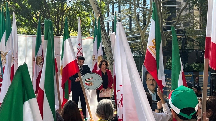 تظاهرات ایرانیان آزاده علیه حضور رئیسی جلاد در برابر مقر ملل متحد - ۲۸شهریور