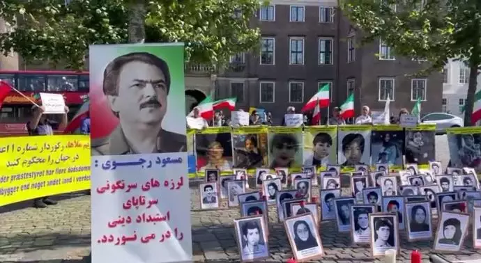 کپنهاگ - آکسیون ایرانیان آزاده در همبستگی با قیام سراسری مردم ایران - ۱۱شهریور - 1