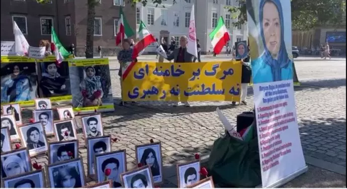 کپنهاگ - آکسیون ایرانیان آزاده در همبستگی با قیام سراسری مردم ایران - ۱۱شهریور - 6