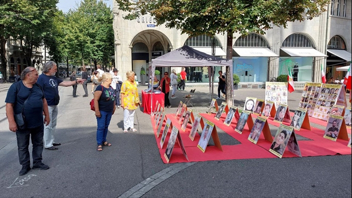 زوریخ سوئیس - آکسیون و میز کتاب ایرانیان آزاده و هواداران سازمان مجاهدین در همبستگی با قیام سراسری
