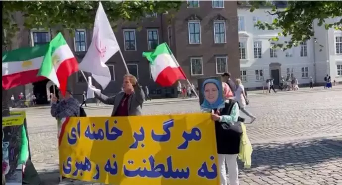 کپنهاگ - آکسیون ایرانیان آزاده در همبستگی با قیام سراسری مردم ایران - ۱۱شهریور - 18