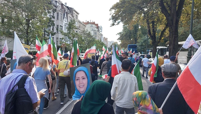 تظاهرات بزرگ ایرانیان در سالگرد قیام سراسری مردم ایران در بروکسل -۲۴شهریور ۱۴۰۲