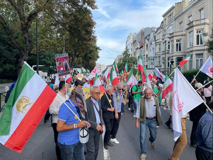 تصاویری از تظاهرات بزرگ ایرانیان آزاده در بروکسل در سالگرد قیام سراسری مردم ایران - ۲۴شهریور
