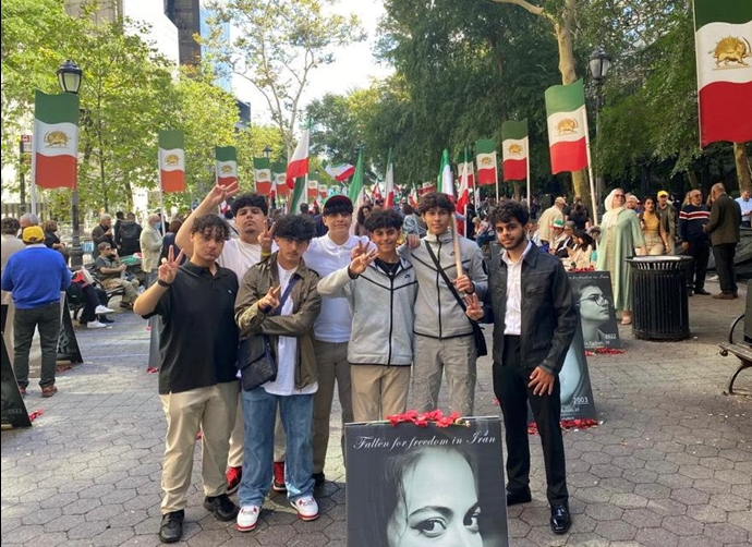 حضور گسترده جوانان در تظاهرات ایرانیان آزاده علیه حضور رئیسی جلاد در نیویورک