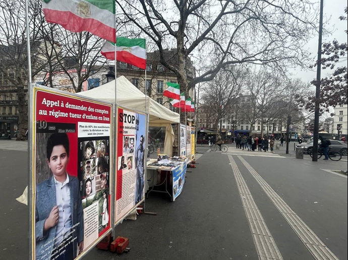 پاریس - برگزاری میز کتاب و نمایش تصاویر شهیدان قیام در همبستگی با قیام سراسری - ۲۳دی