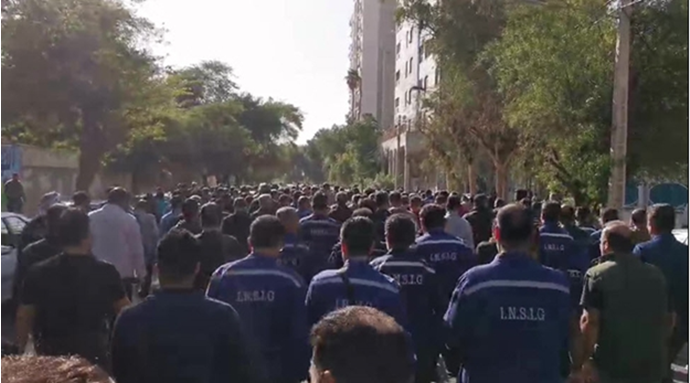 ششمین روز اعتصاب کارگران فولاد اهواز و تظاهرات آنها در مقابل استانداری خوزستان