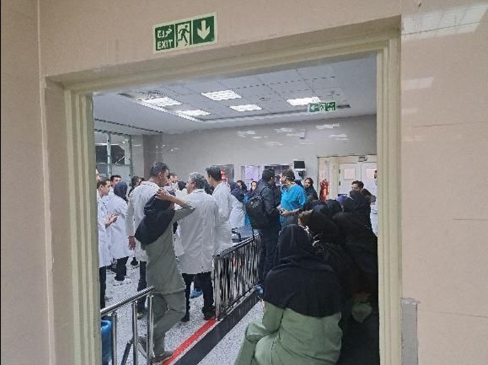 شیراز - تجمع اعتراضی کادر درمان بیمارستان رجایی شیراز - چهار شنبه ۹ اسفند ۱۴۰۲