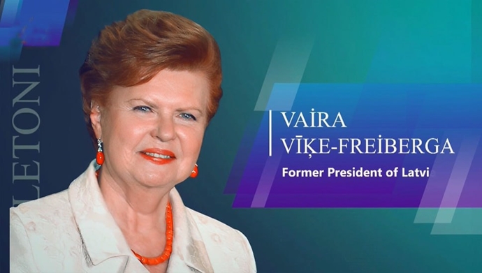 وایرا ویکه فریبرگا اولین رئیس‌جمهور زن لتونی (۱۹۹۹ تا ۲۰۰۷) 