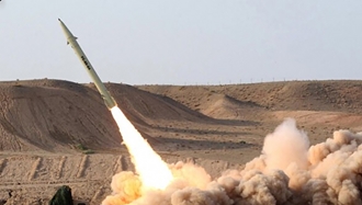 نمونه‌ای از موشک زمین به زمین کوتاه برد فاتح-۱۱۰ که ادعا شده رژیم ایران به روسیه تحویل داده است