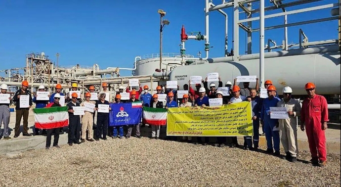 لاوان-تجمع اعتراضی کارکنان شرکت نفت فلات قاره منطقه لاوان-۱۲اسفند