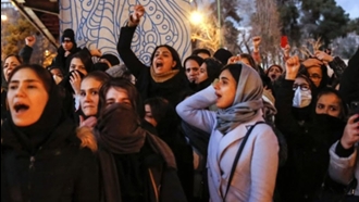 تجمع اعتراضی دانشجویان علیه سرکوب زنان 