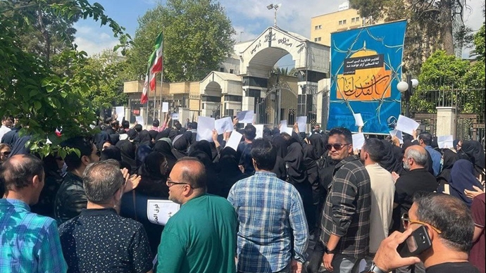شیراز - تجمع اعتراضی پرستاران در مقابل استانداری رژیم