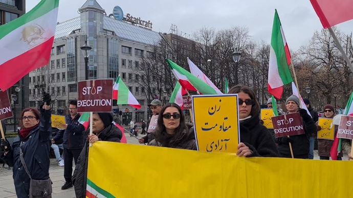 اسلو - آکسیون حامیان مقاومت ایران مقابل پارلمان نروژ- ۱۸فروردین