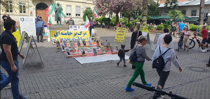 هایدلبرگ - برگزاری نمایش تصاویر شهیدان در همبستگی با قیام سراسری - ۱۸فروردین