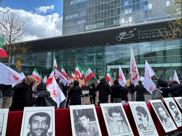 احتجاجات إيرانيين في لوكسمبورغ بالتزامن مع اجتماع وزراء خارجية الاتحاد الأوروبي