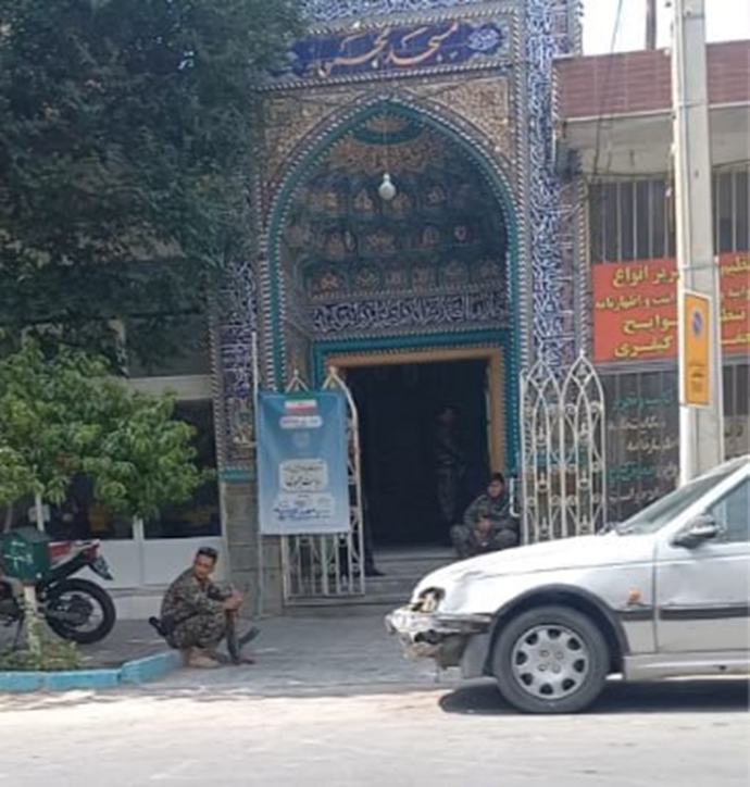 اصفهان - کسادی نمایش انتخاباتی رژیم - مسجد محمودیه روبه‌روی دادگاه نیکبخت - ۸تیرماه