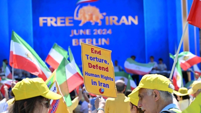 تظاهرات بزرگ ایرانیان در برلین - عکس از العرب