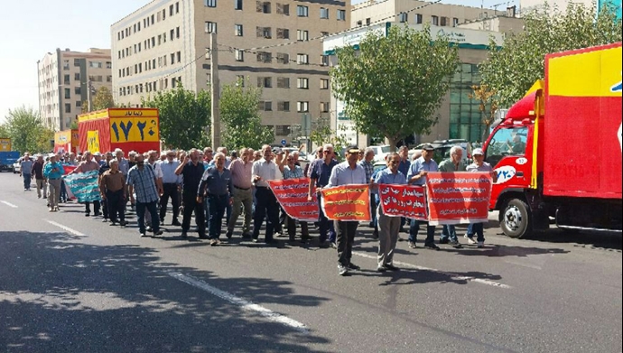 تهران - تجمع اعتراضی بازنشستگان مخابرات - دوشنبه ۲۱مهر ۱۴۰۴