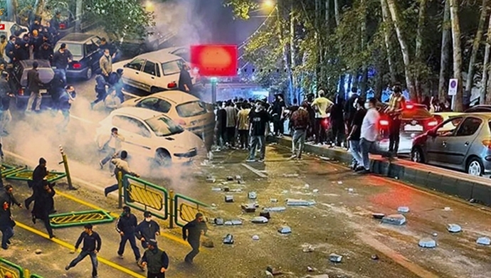 عکس از آرشیو ـ قیام ایران