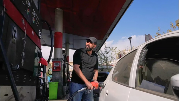 رژیم آخوندی بنزین را سه نرخی می‌کند؛ هشدار درباره تورم و خطر جرقه اعتراضات