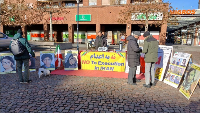 آفرتیکون سوئیس - برگزاری میز کتاب علیه احکام اعدام و در حمایت از زندانیان سیاسی توسط ایرانیان آزاده 