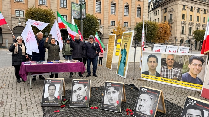 استکهلم - برگزاری میز کتاب توسط ایرانیان آزاده در برابر وزارت‌خارجه سوئد در همبستگی با قیام سراسری مردم ایران - ۱۰ آبان