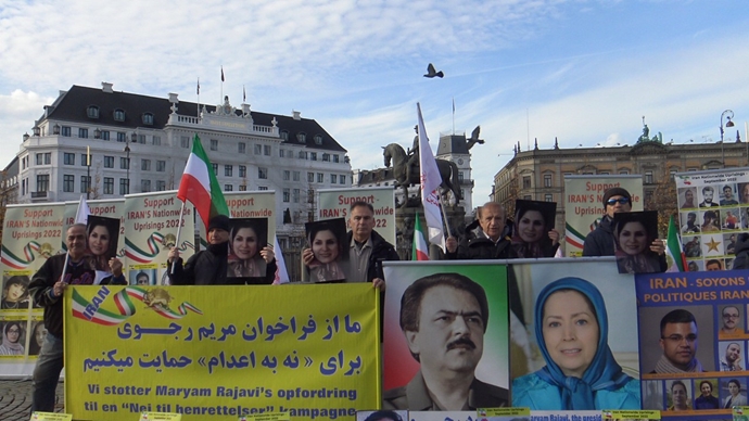 کپنهاگ - آکسیون و برگزاری میز کتاب ایرانیان آزاده علیه صدور احکام اعدام توسط قضاییه جلادان - ۹ آبان کپنهاگ - آکسیون و برگزاری میز کتاب ایرانیان آزاده علیه صدور احکام اعدام توسط قضاییه جلادان - ۹ آبان