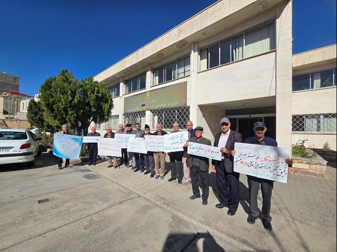 تجمع اعتراضی بازنشستگان مخابرات شهرستان خوی – دوشنبه ۱۲ آبان ۱۴۰۴