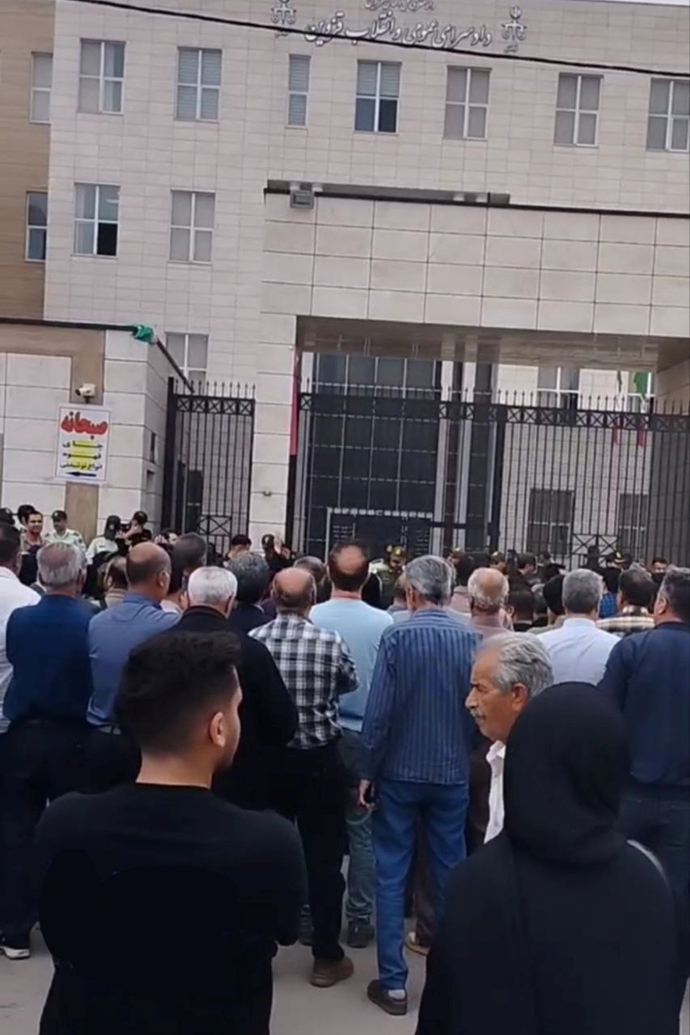 تجمع اعتراضی سرمایه‌گذاران طروات خودرو در قزوین