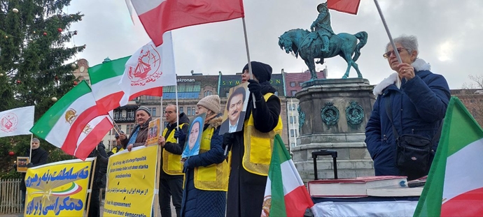 مالمو - سوئد - آکسیون ایران آراده در حمایت از مقاومت ایران - ۸اآذر ۱۴۰۴ مالمو - سوئد - آکسیون ایران آراده در حمایت از مقاومت ایران - ۸اآذر ۱۴۰۴