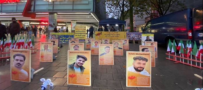 هامبورگ - برگزاری میز کتاب در همبستگی با قیام سراسری مردم ایران توسط ایرانیان آزاده - ۱۰آبان