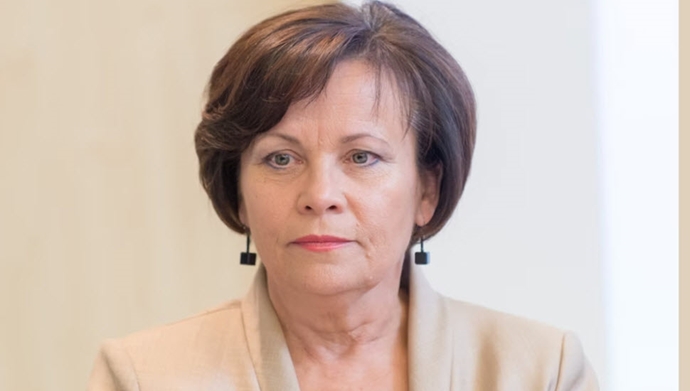 راسا یوکنه ویچینه نایب‌رئیس کمیته امنیت و دفاع پارلمان اروپا و وزیر پیشین دفاع لیتوانی