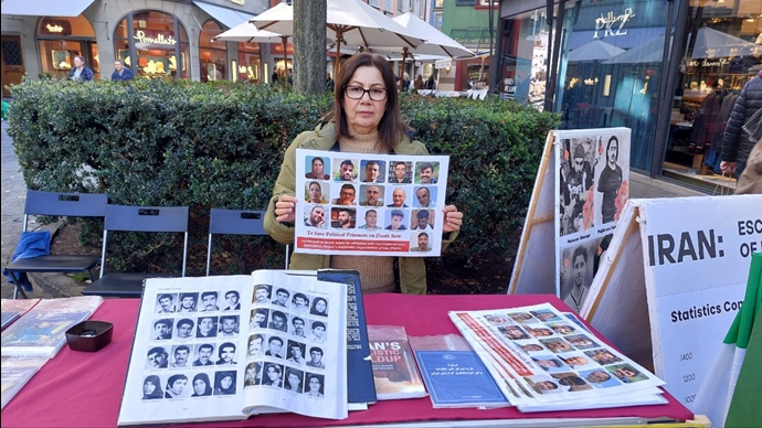 زوریخ سوئیس - برگزاری میز کتاب توسط ایرانیان آزاده علیه صدور احکام اعدام توسط قضاییه خامنهای - ۱۲آبان زوریخ سوئیس - برگزاری میز کتاب توسط ایرانیان آزاده علیه صدور احکام اعدام توسط قضاییه خامنهای - ۱۲آبان