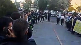 تهران - تجمع اعتراضی پرسنل اورژانس 