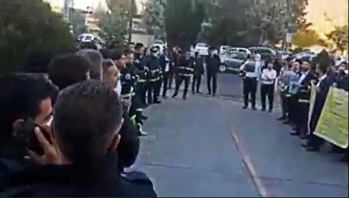 تهران - تجمع اعتراضی پرسنل اورژانس 