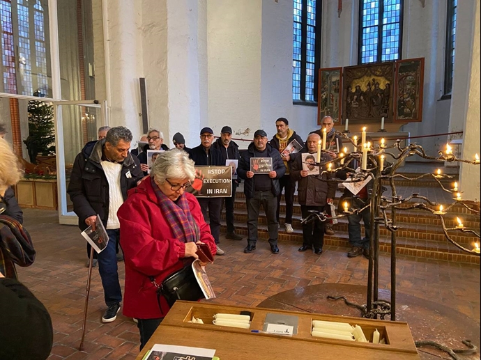 هامبورگ - آکسیون هواداران مجاهدین خلق در صدمین هفتهٔ کارزار سه‌شنبه‌های نه به اعدام - ۲دی ۱۴۰۴