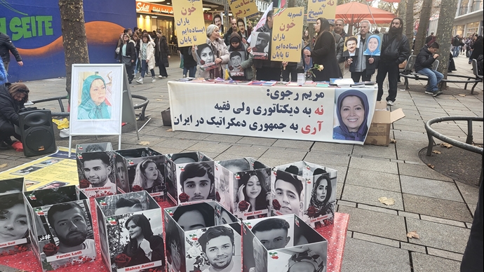 اشتوتگارت آلمان - برگزاری آکسیون هواداران مجاهدین