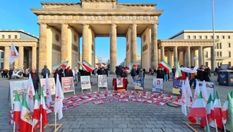 برلین - آکسیون هواداران سازمان مجاهدین خلق ایران و نمایشگاه عکس شهیدان 