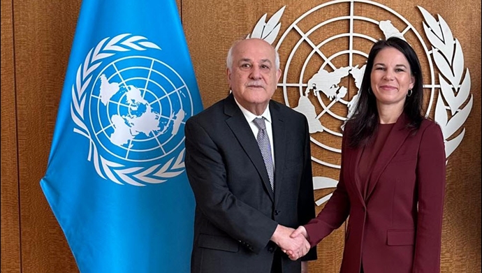 ریاض منصور - آنالنا بِربوک 