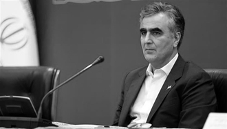 فرزین استعفا داد