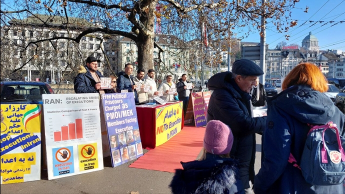 زوریخ سوئیس - برگزاری میز کتاب در حمایت از سهشنبههای نه به اعدام توسط ایرانیان آزاده زوریخ سوئیس - برگزاری میز کتاب در حمایت از سهشنبههای نه به اعدام توسط ایرانیان آزاده