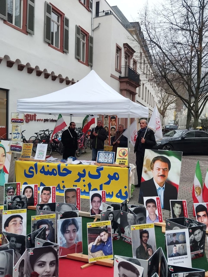 هایدلبرگ - آکسیون هواداران مجاهدین خلق و نمایشگاه شهیدان قیام ۲۲آذر ۱۴۰۴ هایدلبرگ - آکسیون هواداران مجاهدین خلق و نمایشگاه شهیدان قیام ۲۲آذر ۱۴۰۴