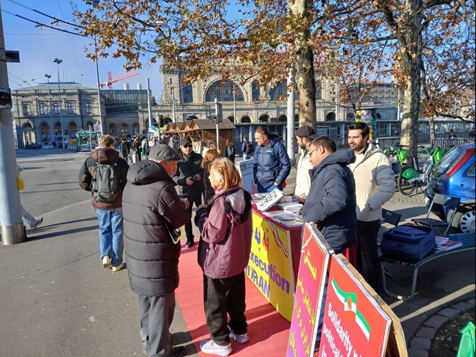 زوریخ سوئیس - برگزاری میز کتاب در حمایت از سهشنبههای نه به اعدام توسط ایرانیان آزاده زوریخ سوئیس - برگزاری میز کتاب در حمایت از سهشنبههای نه به اعدام توسط ایرانیان آزاده