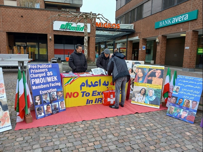 آفرتیکن سوئیس - برگزاری میز کتاب در حمایت از زندانیان سیاسی زیر اعدام - ۲۲آذر آفرتیکن سوئیس - برگزاری میز کتاب در حمایت از زندانیان سیاسی زیر اعدام - ۲۲آذر