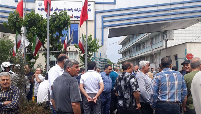 تهران - تجمع اعتراضی بازنشستگان شرکت واحد در اعتراض به عدم پرداخت سهم مشاغل سخت