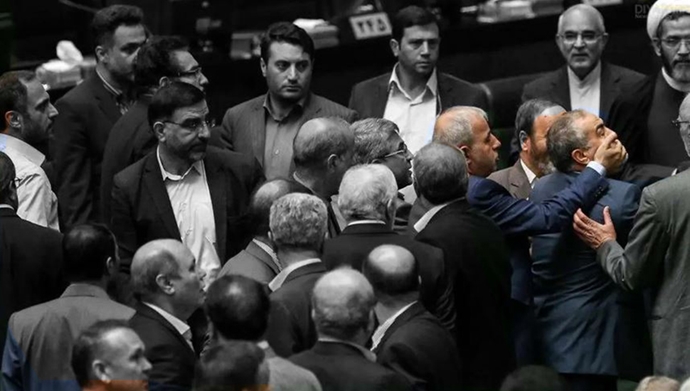 بحران در مجلس آخوندی