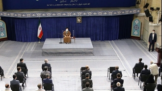 نمایش خامنه‌ای برای کارگران