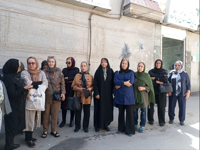 تجمع اعتراضی بازنشستگان کشوری، تأمین اجتماعی، مخابرات و بهداشت مقابل صندوق بازنشستگی