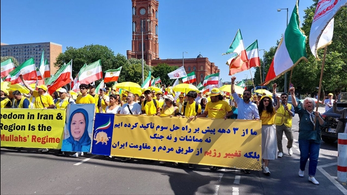 برلین - تظاهرات بزرگ ایرانیان آزاده با شعار دموکراسی، آزادی با مریم رجوی - ۳۱خرداد ماه